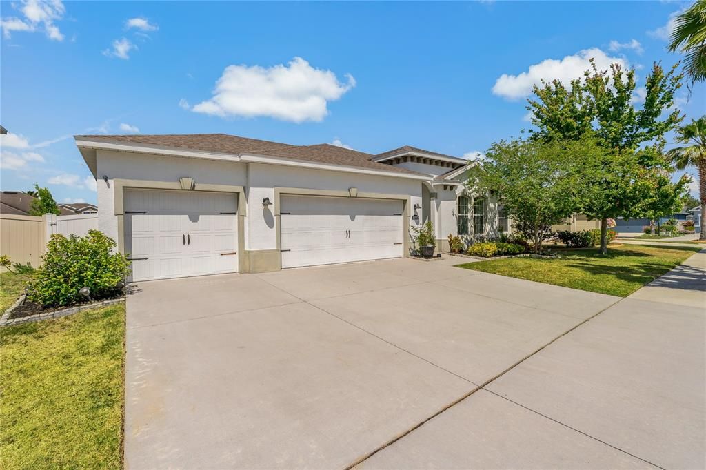 Active With Contract: $440,000 (4 beds, 3 baths, 1987 Square Feet)