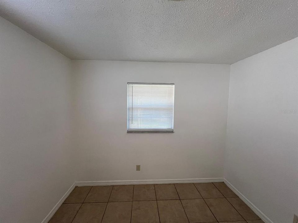 For Rent: $1,450 (2 beds, 1 baths, 810 Square Feet)