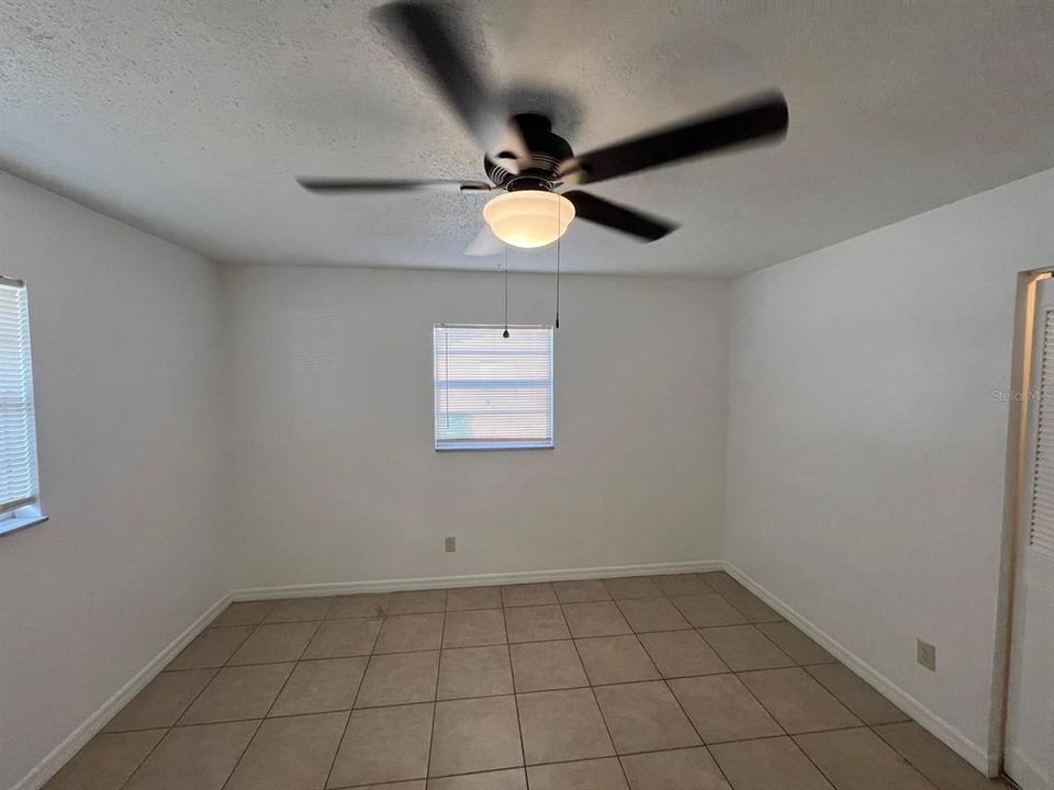 For Rent: $1,450 (2 beds, 1 baths, 810 Square Feet)