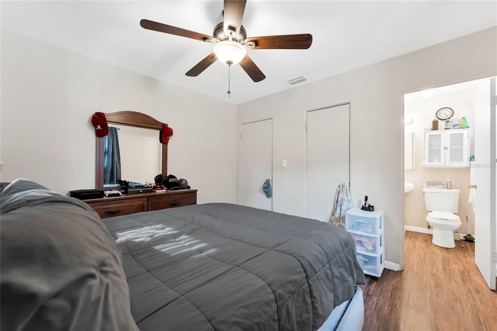 Active With Contract: $315,000 (3 beds, 2 baths, 1104 Square Feet)