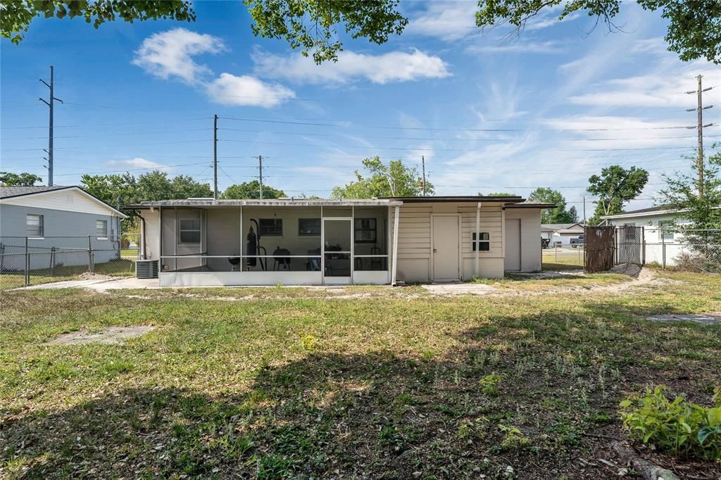 Active With Contract: $315,000 (3 beds, 2 baths, 1104 Square Feet)