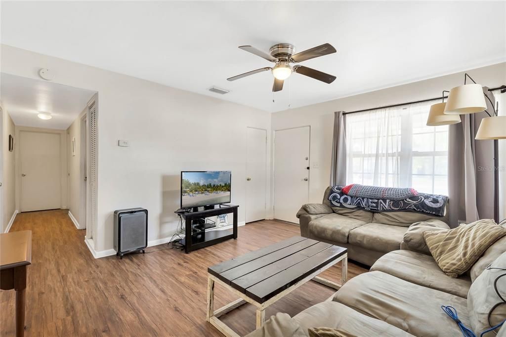 Active With Contract: $315,000 (3 beds, 2 baths, 1104 Square Feet)