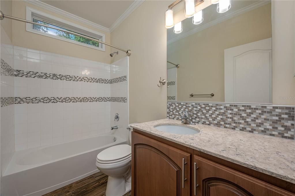 For Sale: $284,900 (2 beds, 2 baths, 1274 Square Feet)