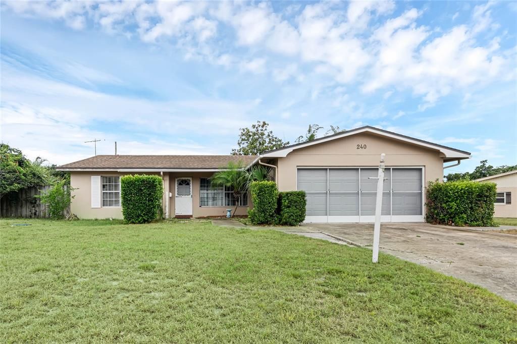 Active With Contract: $275,000 (3 beds, 2 baths, 1352 Square Feet)