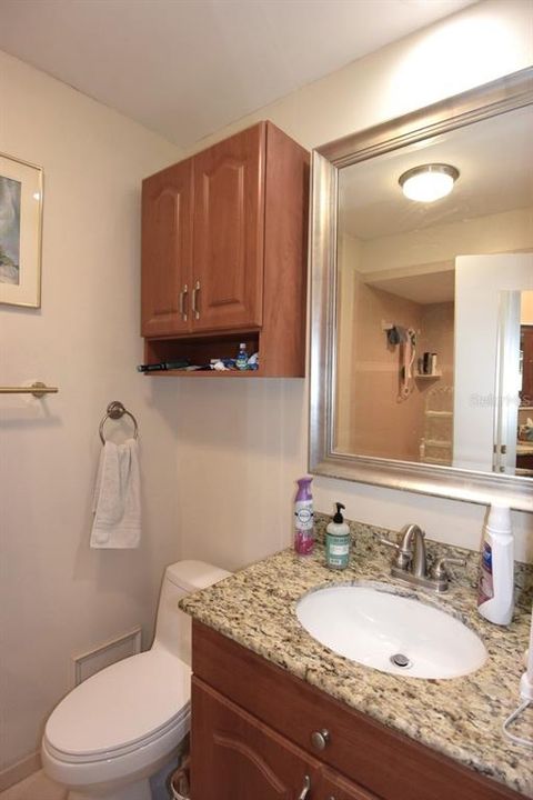 Dual Sinks with Granite Counter tops