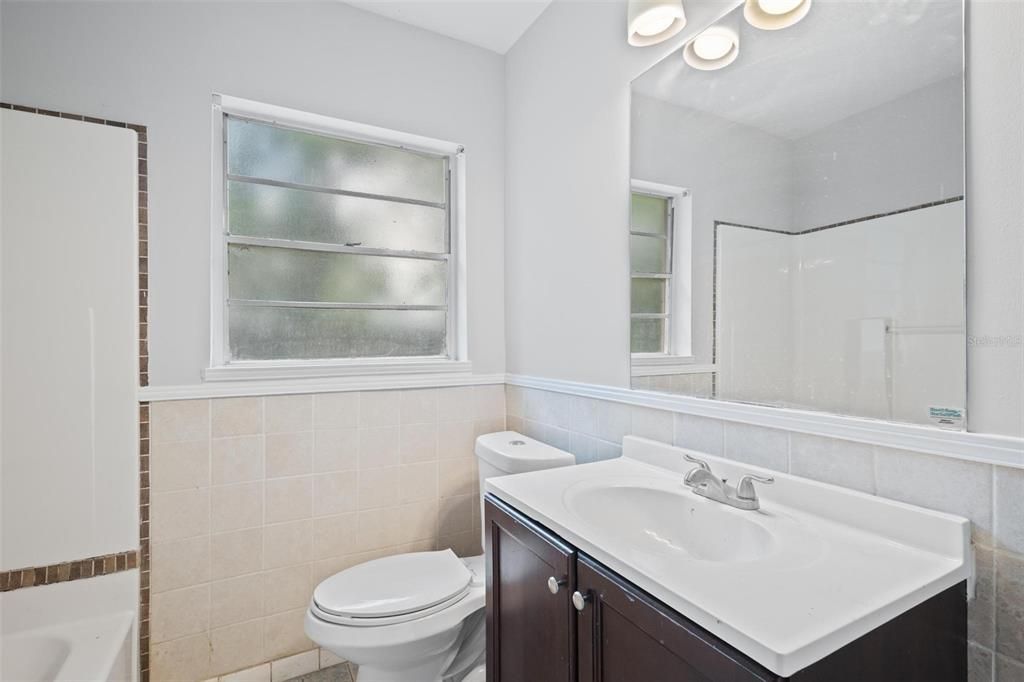 For Sale: $299,000 (4 beds, 1 baths, 1326 Square Feet)