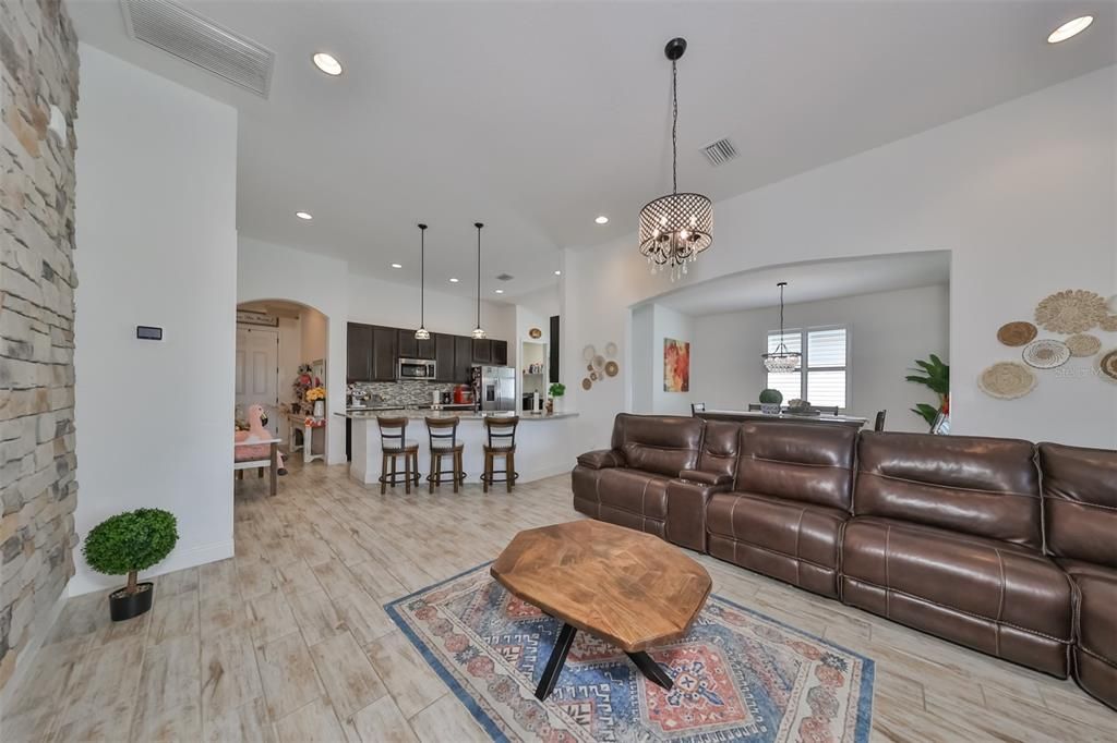 Active With Contract: $485,000 (4 beds, 3 baths, 2034 Square Feet)