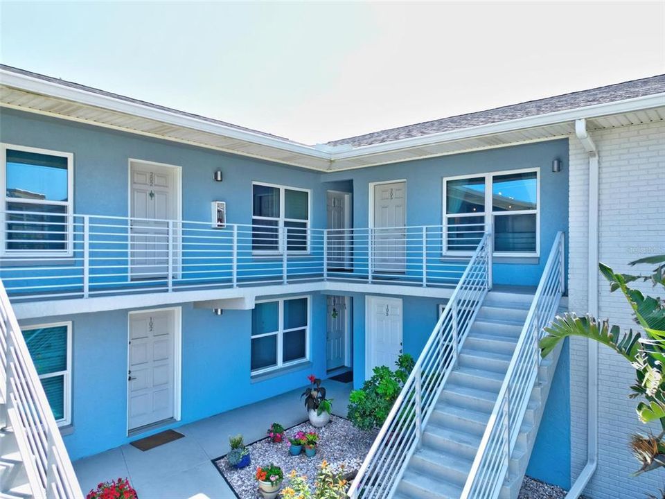 Active With Contract: $224,900 (1 beds, 1 baths, 608 Square Feet)