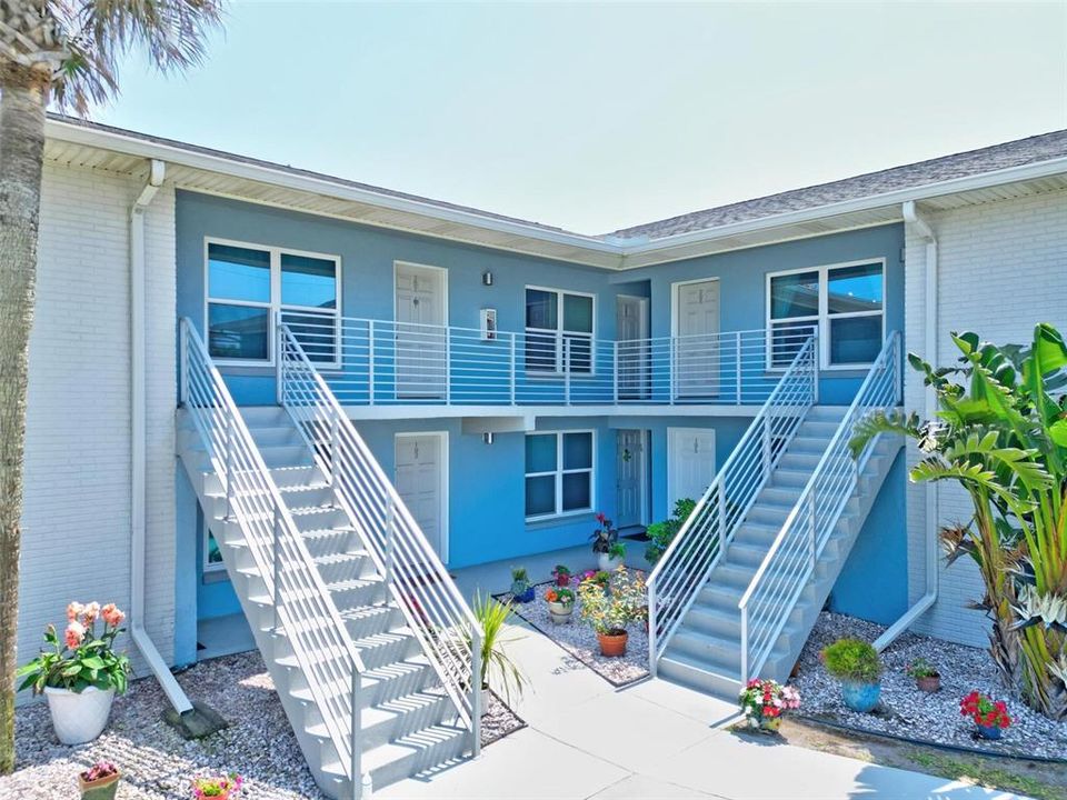 Active With Contract: $224,900 (1 beds, 1 baths, 608 Square Feet)