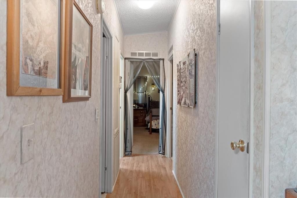 For Sale: $196,800 (2 beds, 2 baths, 1332 Square Feet)