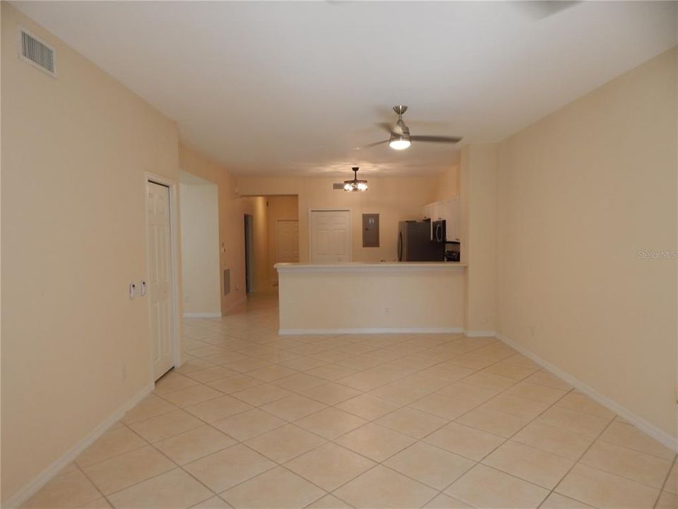 For Rent: $2,300 (3 beds, 2 baths, 1596 Square Feet)