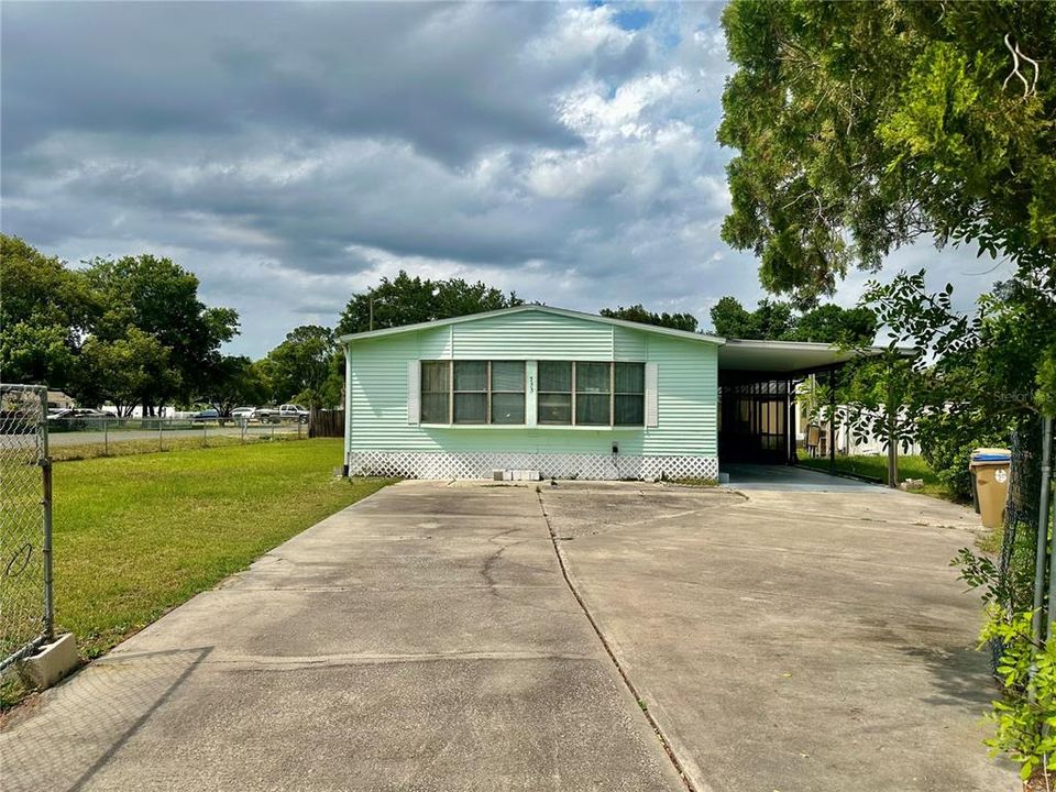 Active With Contract: $225,000 (2 beds, 2 baths, 1394 Square Feet)