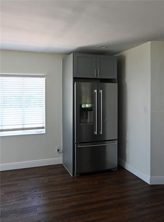 For Rent: $3,850 (2 beds, 1 baths, 950 Square Feet)
