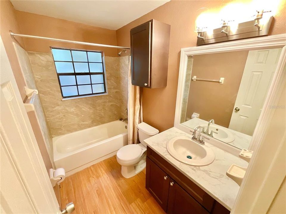最近租的: $2,200 (3 贝兹, 2 浴室, 1100 平方英尺)