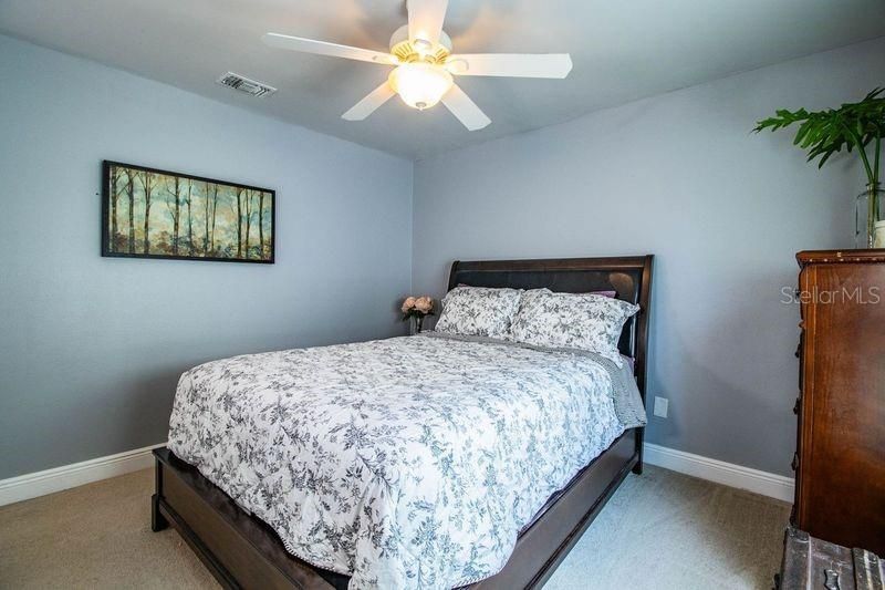 All bedrooms have carpets and ceiling fans.