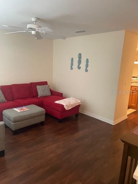 For Sale: $234,900 (2 beds, 1 baths, 1102 Square Feet)