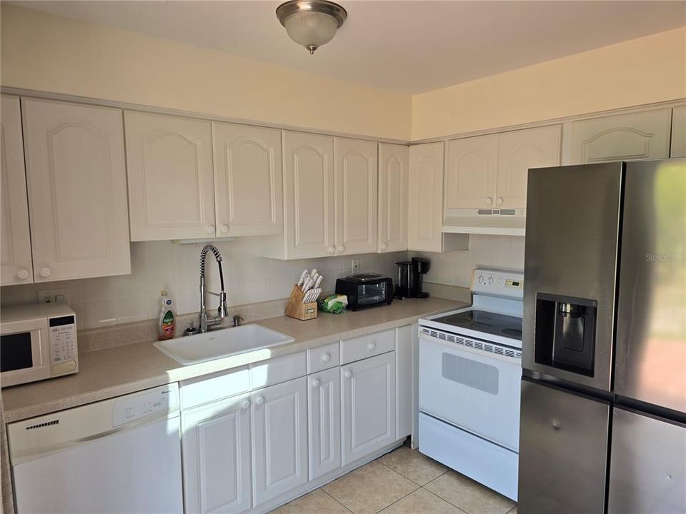 For Sale: $450,000 (3 beds, 2 baths, 1170 Square Feet)