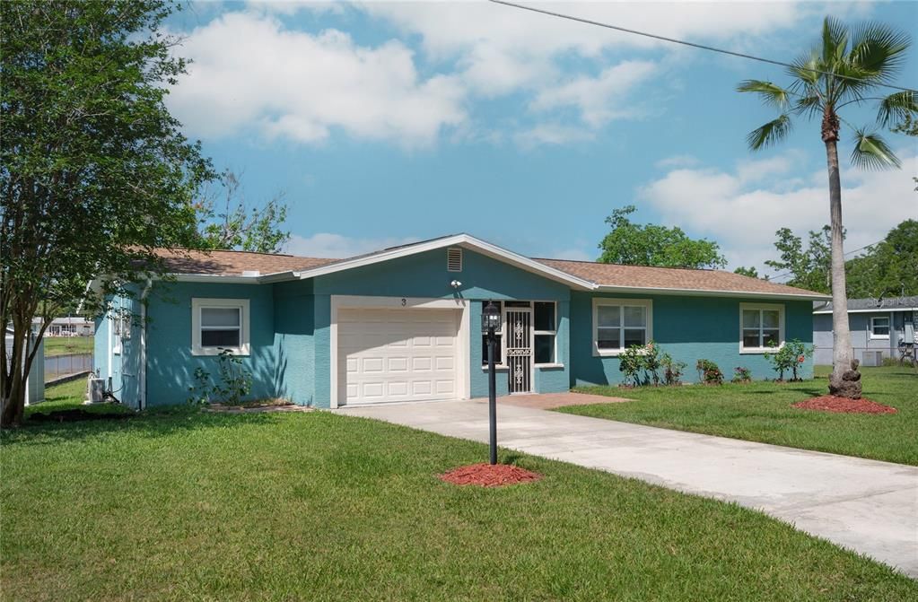 For Sale: $317,200 (3 beds, 2 baths, 1304 Square Feet)