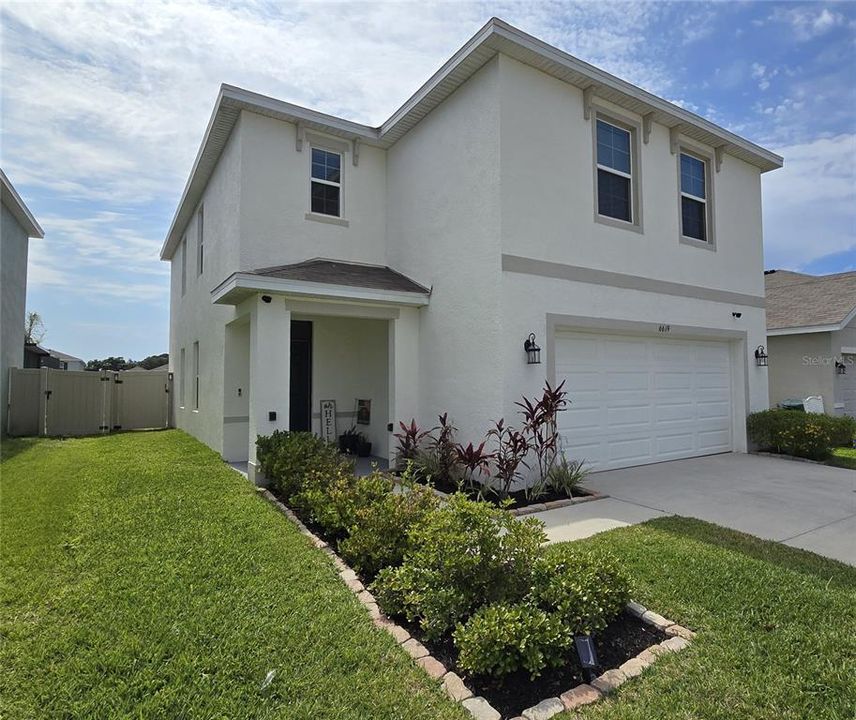 Recently Rented: $2,300 (4 beds, 2 baths, 2268 Square Feet)