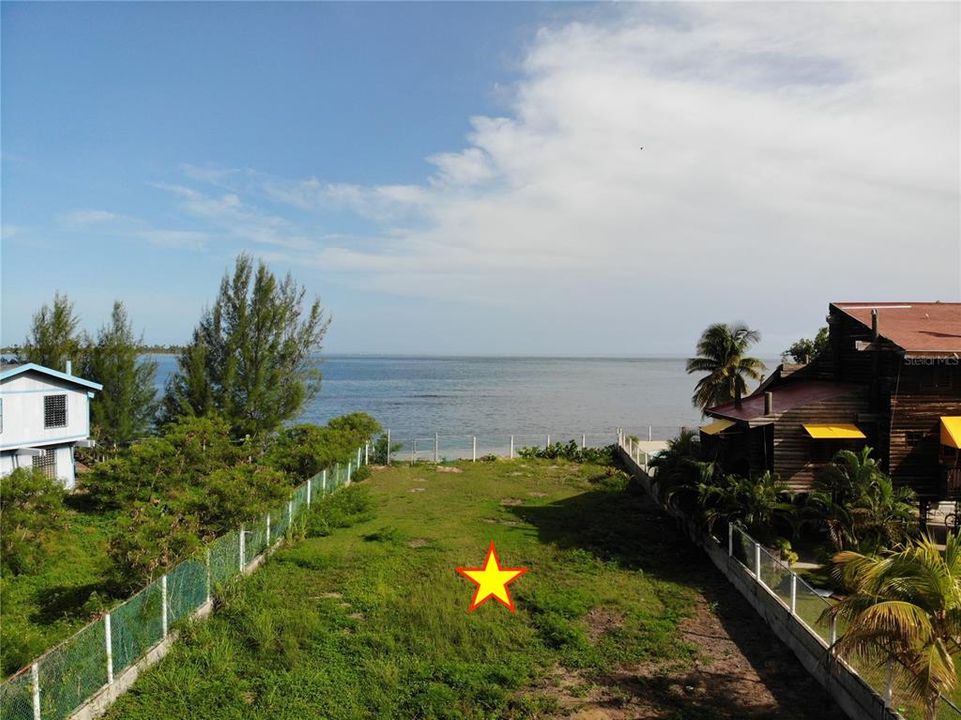 En Venta: $695,000 (0.19 acres)