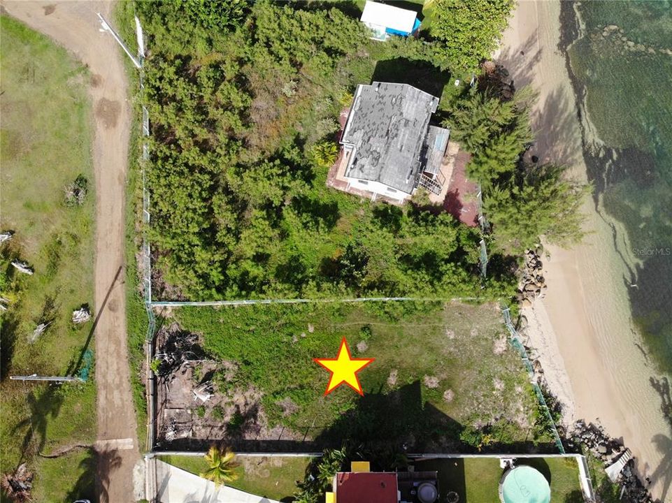 На продажу: $695,000 (0.19 acres)