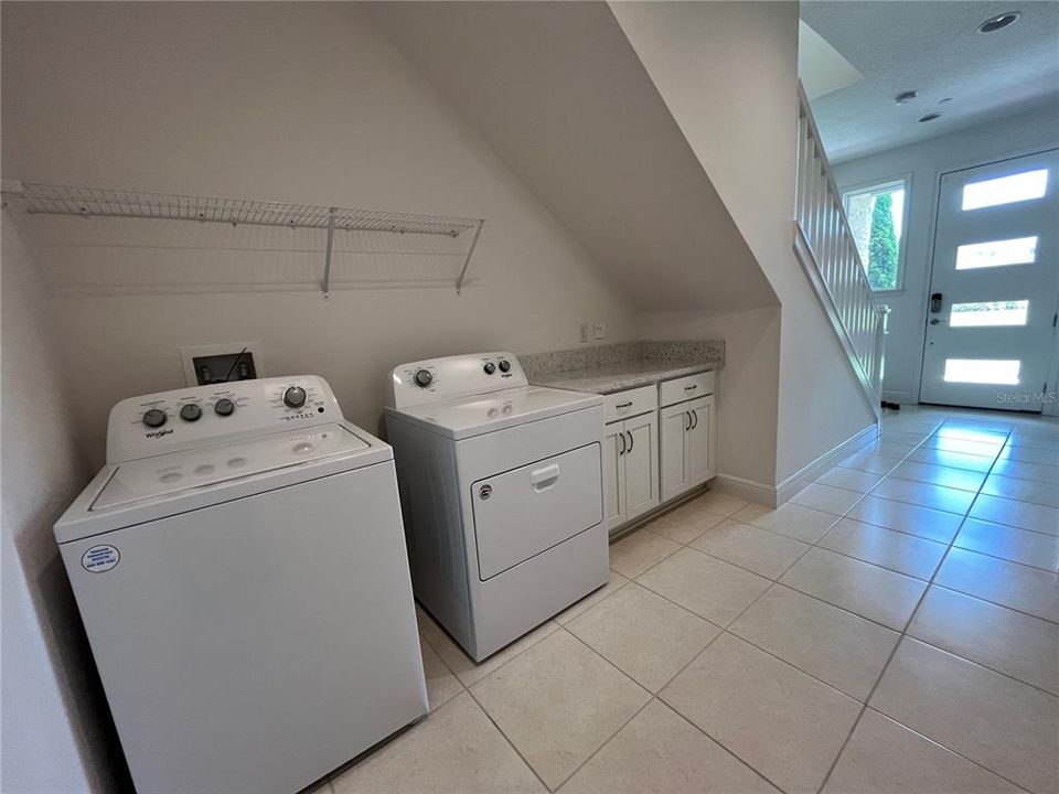 Active With Contract: $2,900 (3 beds, 2 baths, 1708 Square Feet)