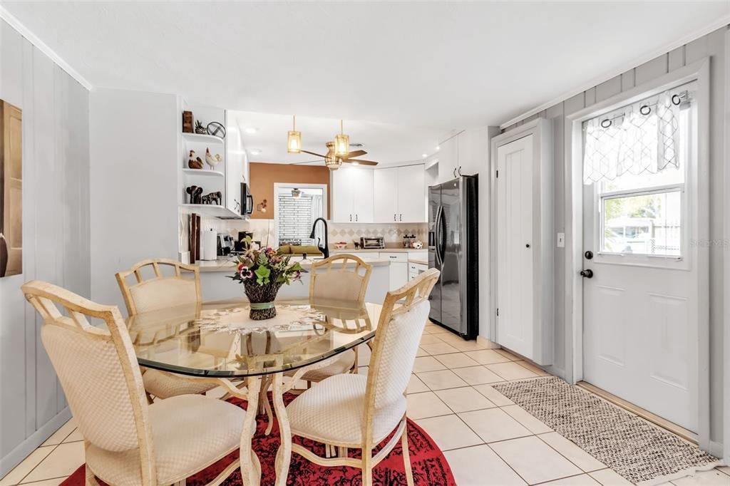 Active With Contract: $385,000 (3 beds, 2 baths, 1097 Square Feet)