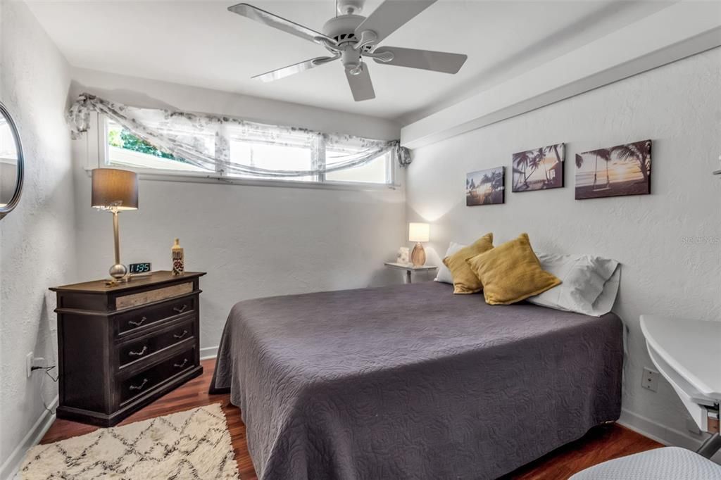 Active With Contract: $385,000 (3 beds, 2 baths, 1097 Square Feet)