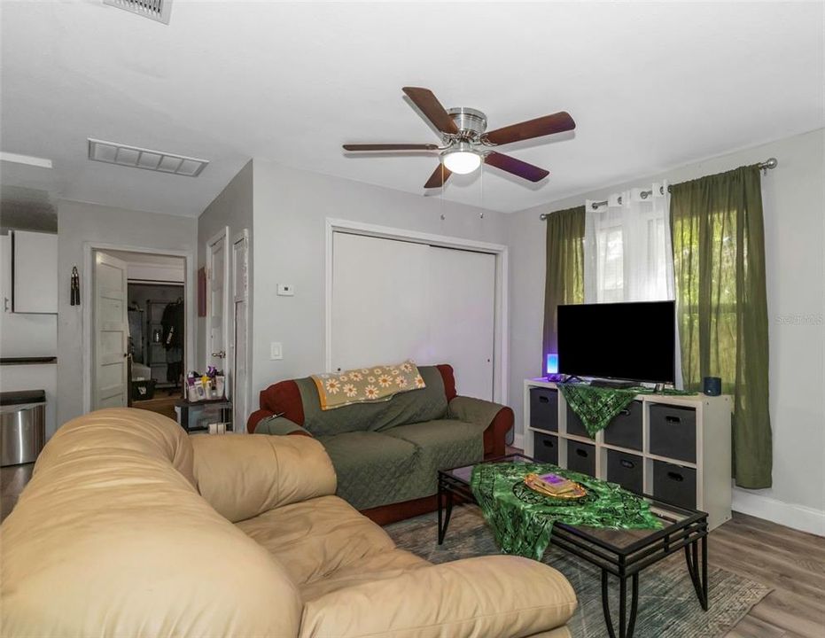 Active With Contract: $249,000 (2 beds, 2 baths, 1125 Square Feet)