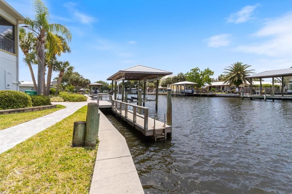 For Sale: $1,100,000 (3 beds, 2 baths, 1964 Square Feet)