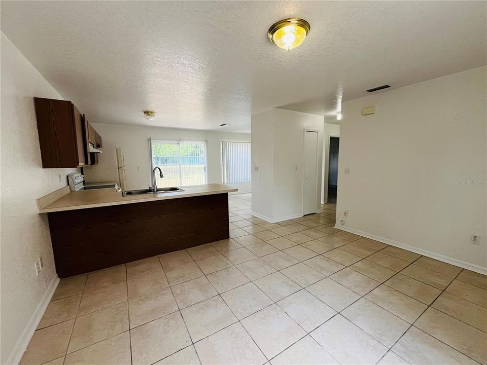 For Rent: $1,495 (2 beds, 2 baths, 1035 Square Feet)
