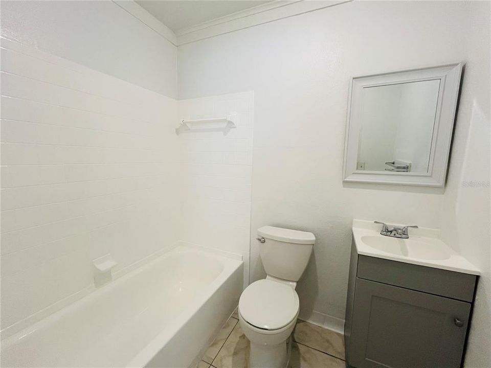 合同活跃: $995 (0 贝兹, 1 浴室, 270 平方英尺)