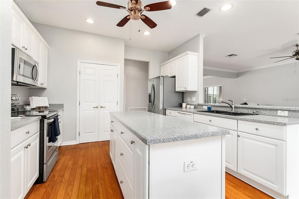 Active With Contract: $489,900 (3 beds, 2 baths, 2100 Square Feet)