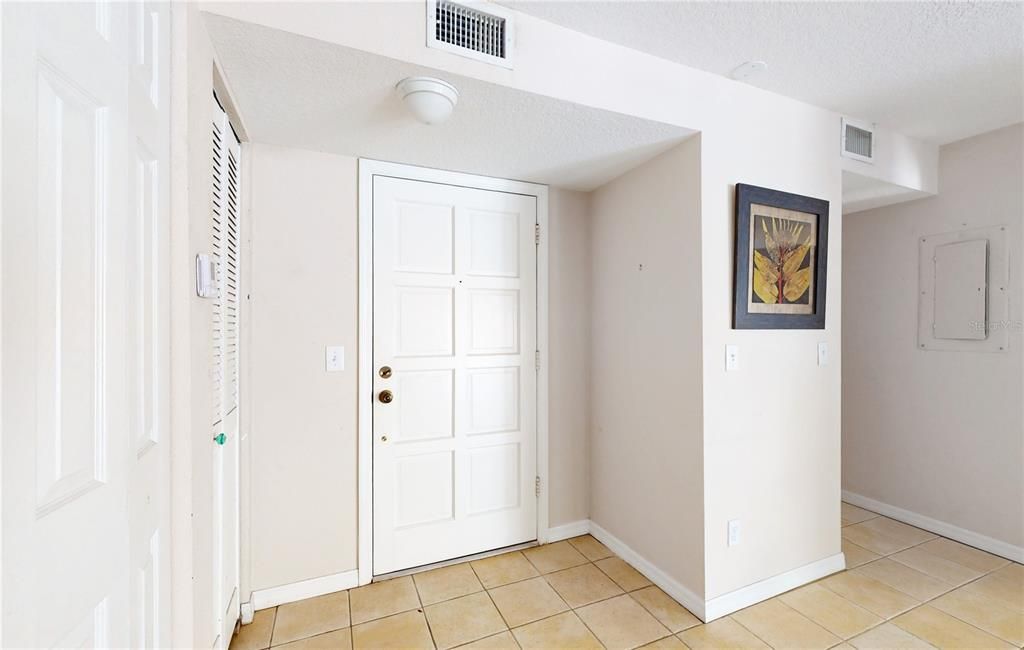 Active With Contract: $149,000 (1 beds, 1 baths, 740 Square Feet)