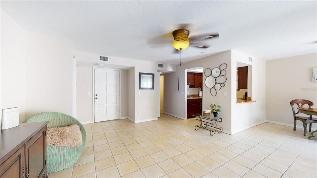 Active With Contract: $149,000 (1 beds, 1 baths, 740 Square Feet)