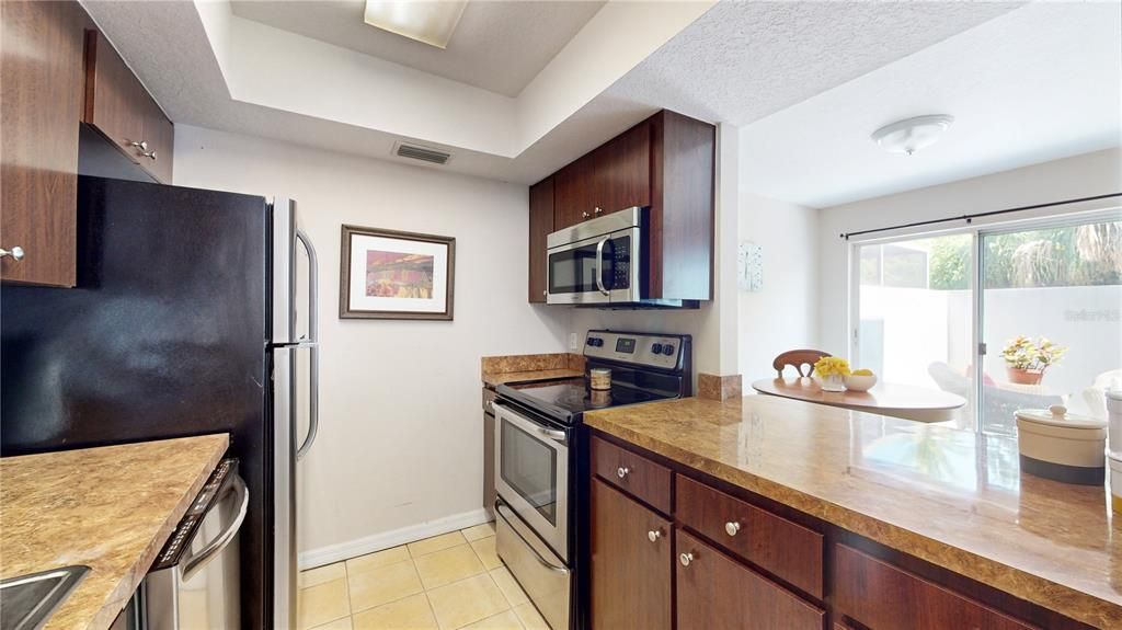 Active With Contract: $149,000 (1 beds, 1 baths, 740 Square Feet)