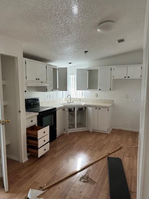 For Sale: $149,999 (2 beds, 2 baths, 988 Square Feet)