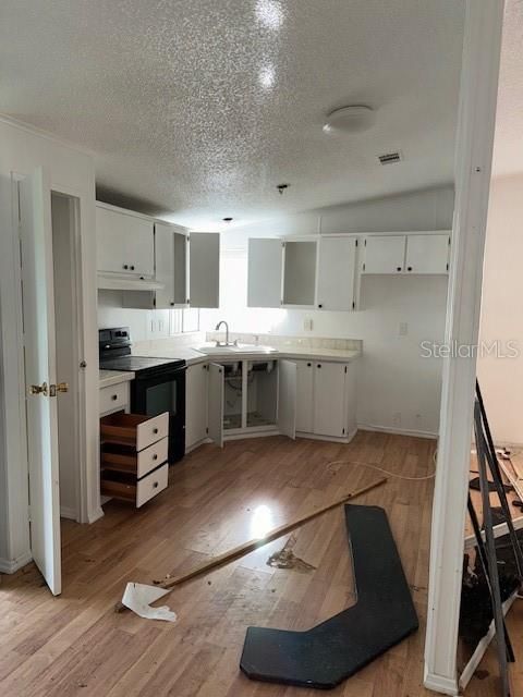 For Sale: $149,999 (2 beds, 2 baths, 988 Square Feet)