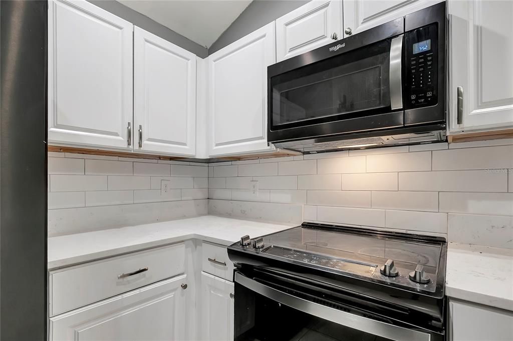 For Rent: $2,100 (2 beds, 1 baths, 1194 Square Feet)