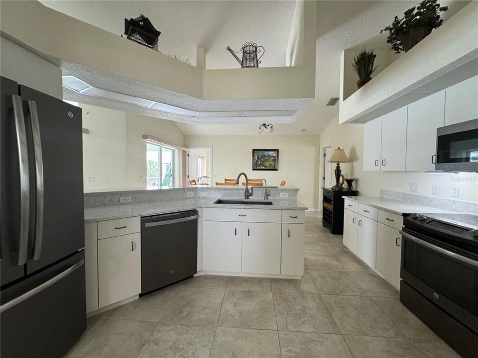 Fully equipped, turnkey modern kitchen with appliances, , - ready for culinary adventures.