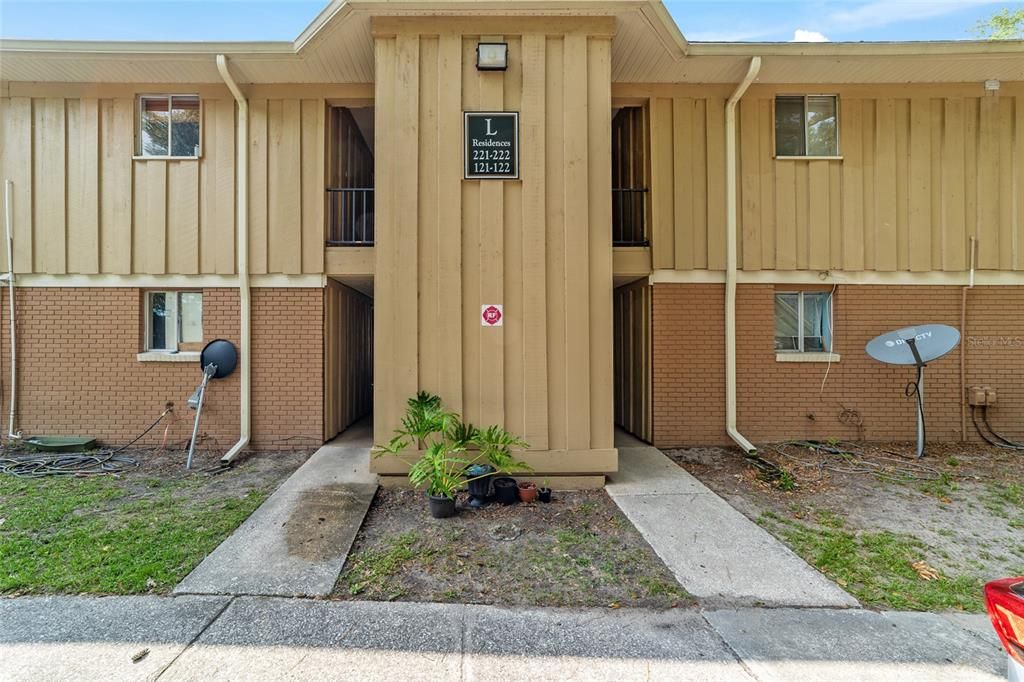 Active With Contract: $155,000 (2 beds, 2 baths, 900 Square Feet)