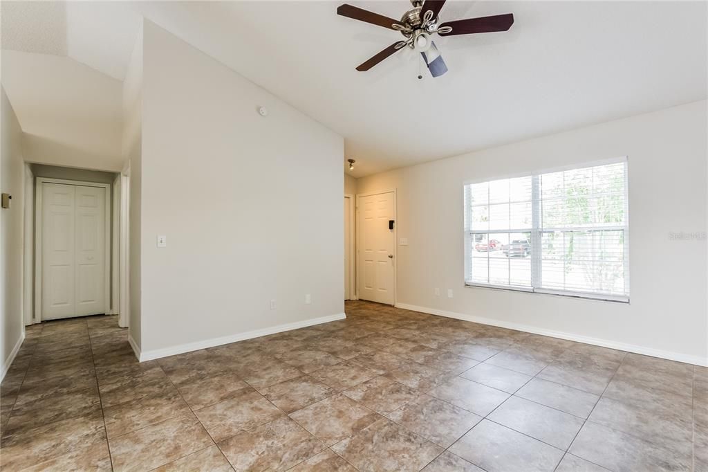 Recently Rented: $1,960 (3 beds, 2 baths, 1269 Square Feet)