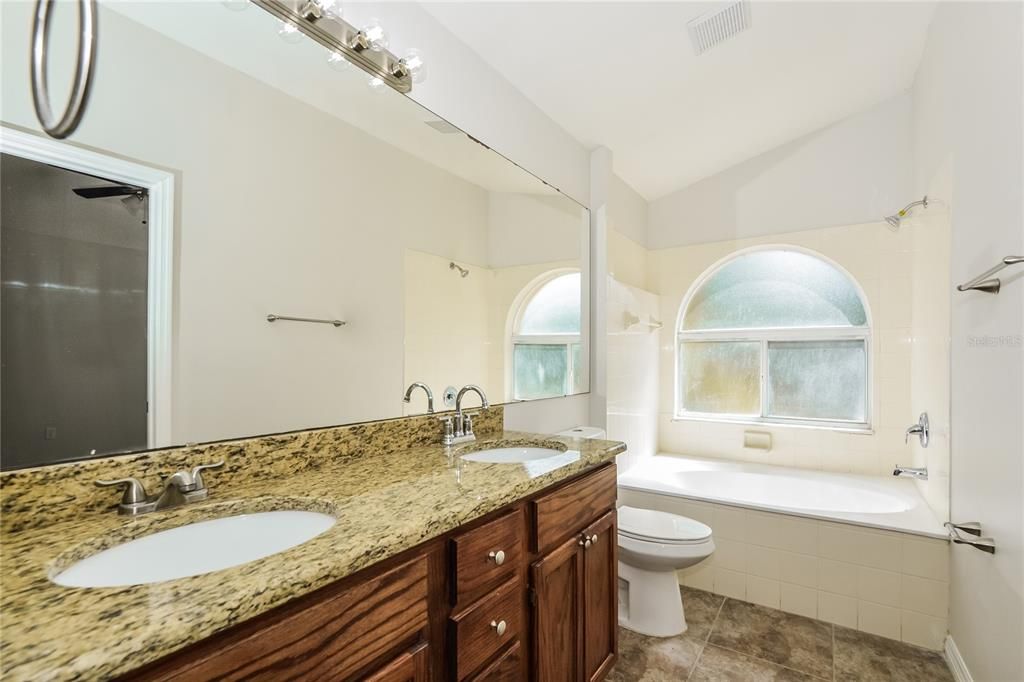最近租的: $1,960 (3 贝兹, 2 浴室, 1269 平方英尺)