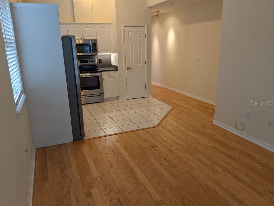 For Rent: $2,100 (2 beds, 2 baths, 795 Square Feet)