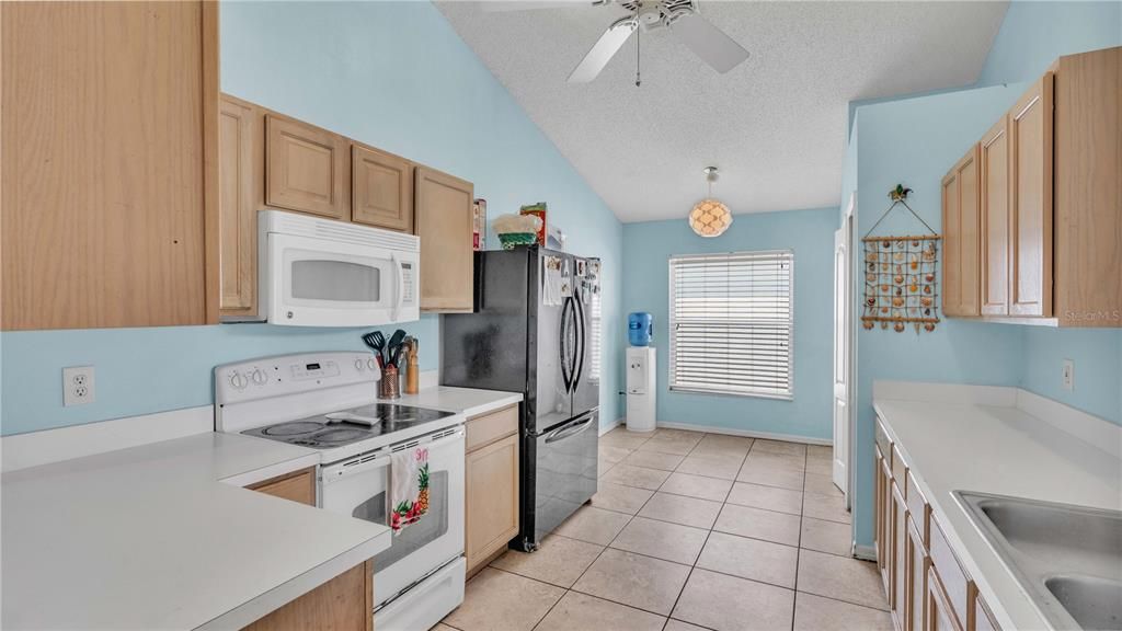 For Sale: $349,900 (4 beds, 2 baths, 1665 Square Feet)