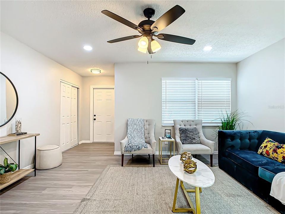 Active With Contract: $325,000 (3 beds, 2 baths, 1166 Square Feet)