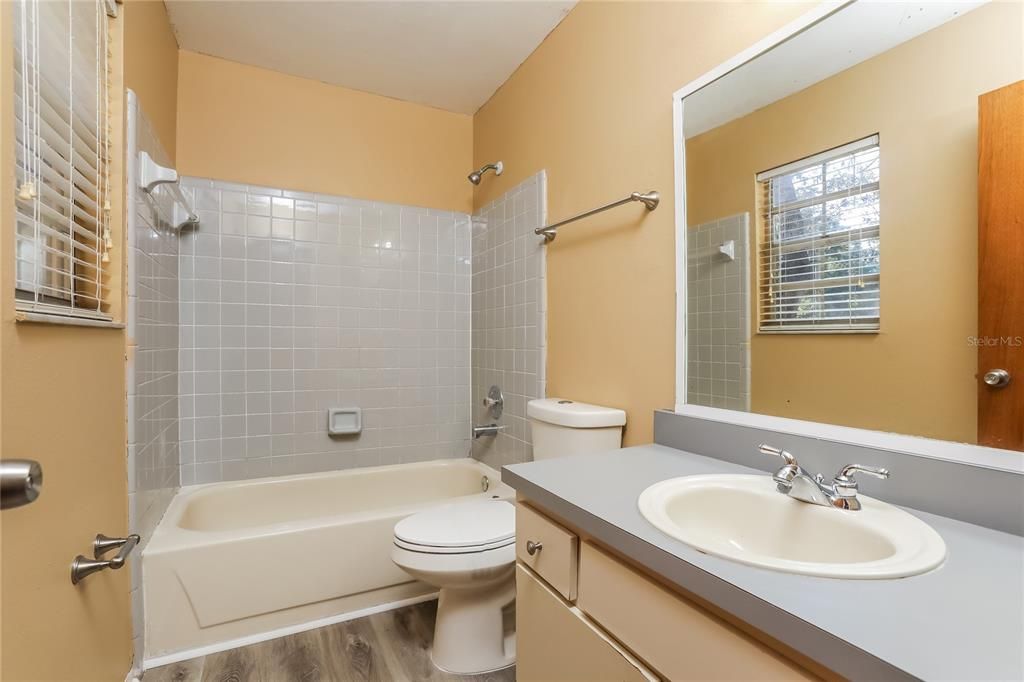 Active With Contract: $1,945 (3 beds, 2 baths, 1207 Square Feet)