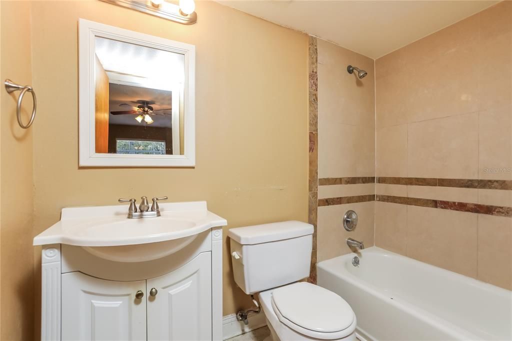 Active With Contract: $1,945 (3 beds, 2 baths, 1207 Square Feet)