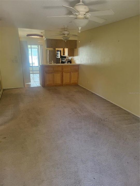 Active With Contract: $169,900 (2 beds, 1 baths, 730 Square Feet)