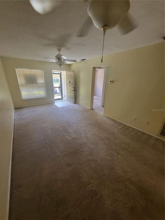 Active With Contract: $169,900 (2 beds, 1 baths, 730 Square Feet)